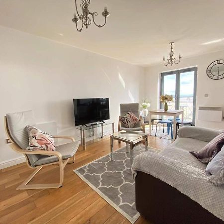 Beach Front Apt With Stunning Sea View Суонси Экстерьер фото
