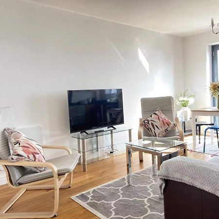 Beach Front Apt With Stunning Sea View Суонси Экстерьер фото