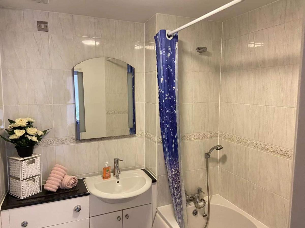 Beach Front Apt With Stunning Sea View Суонси Экстерьер фото